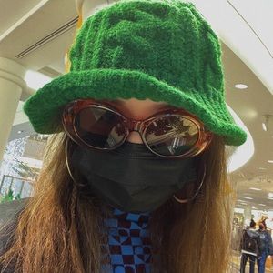 Meet your Posher, Madeline